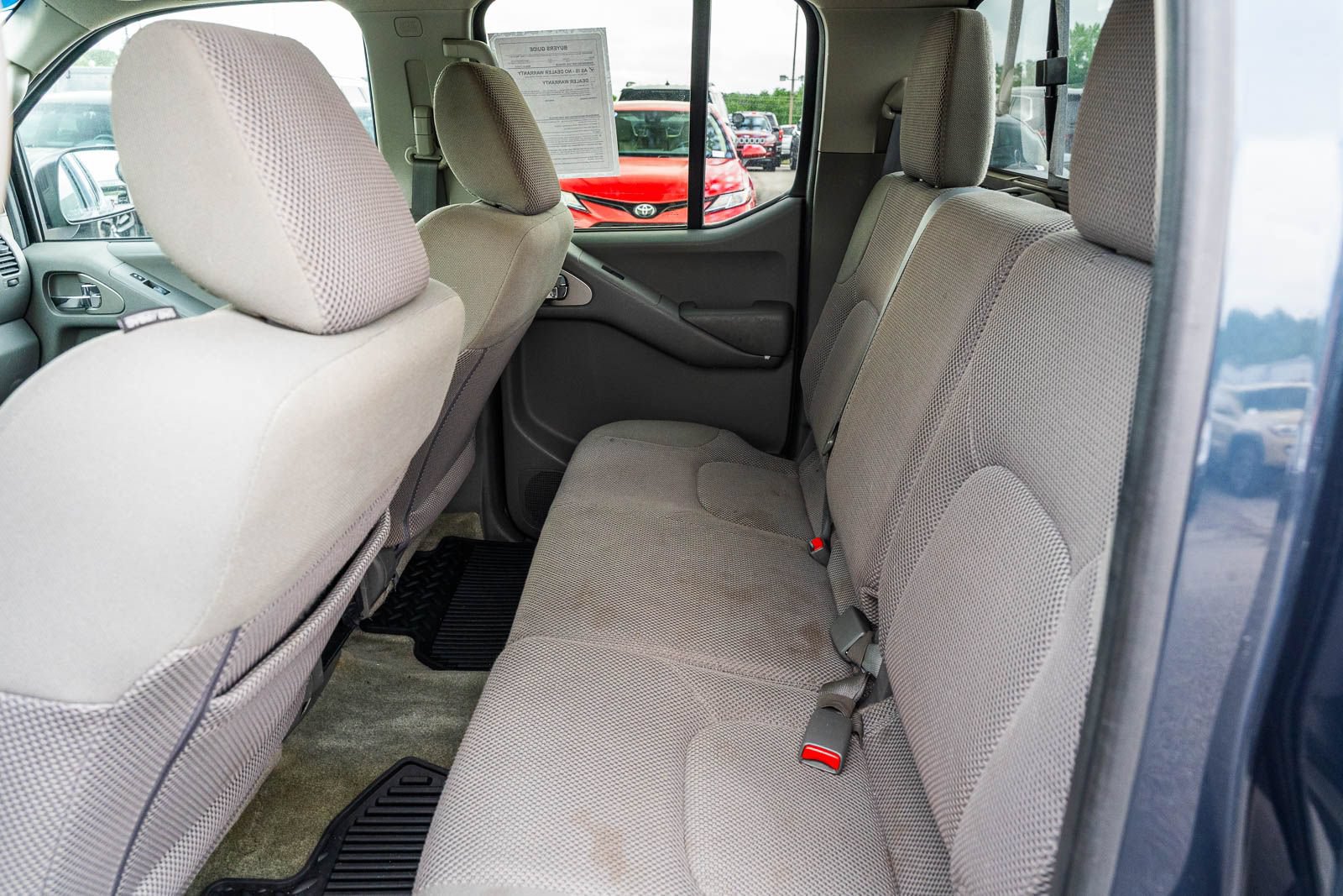Used 2016 Nissan Frontier SV w/ SV Value Truck Package RWD image 16