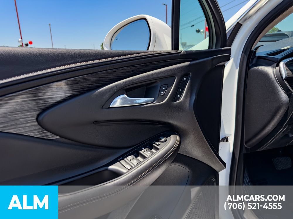 Used 2017 Buick Envision Essence FWD image 18
