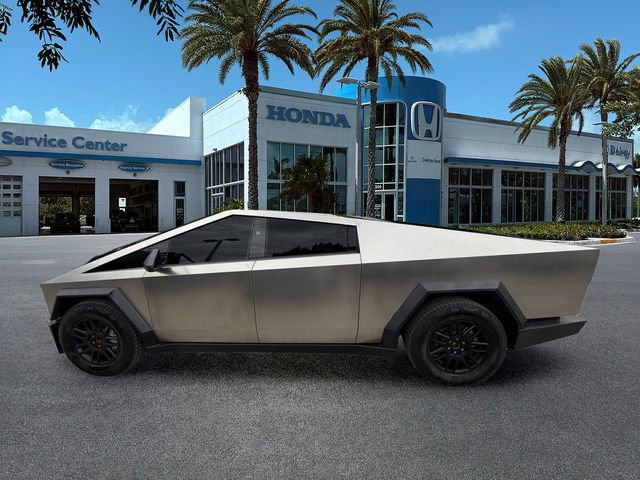 Used 2024 Tesla Cybertruck AWD Crew Cab image 4