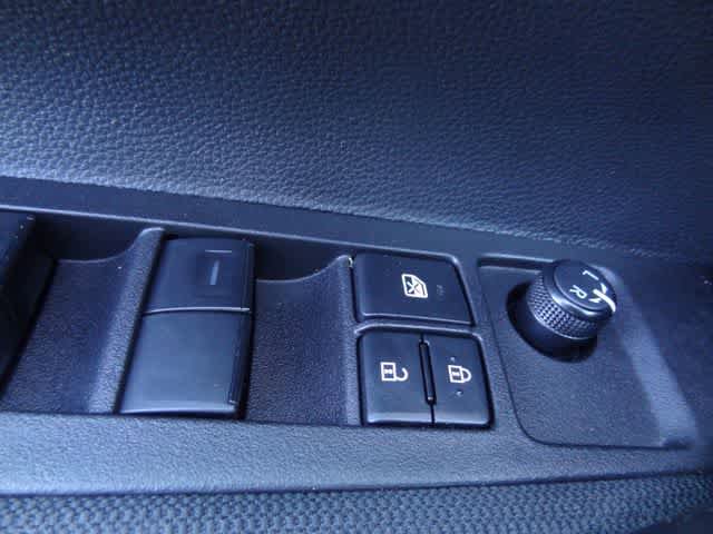 Used 2025 Toyota Corolla LE FWD image 14