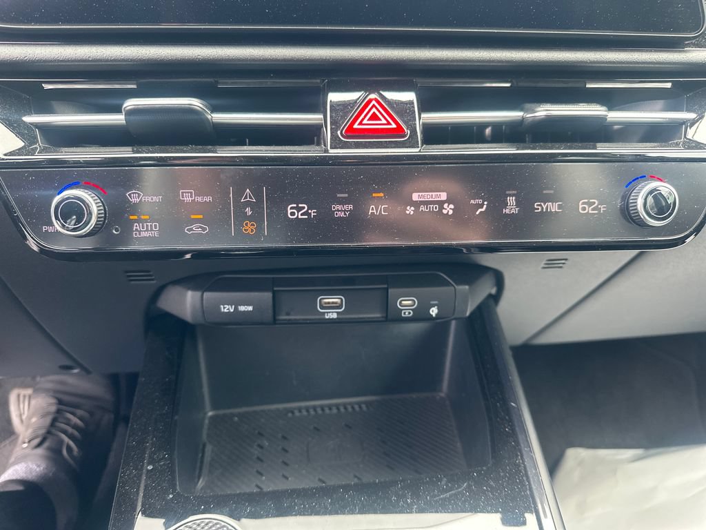 Used 2024 Kia Niro Wind w/ Wind Preserve Package FWD image 18