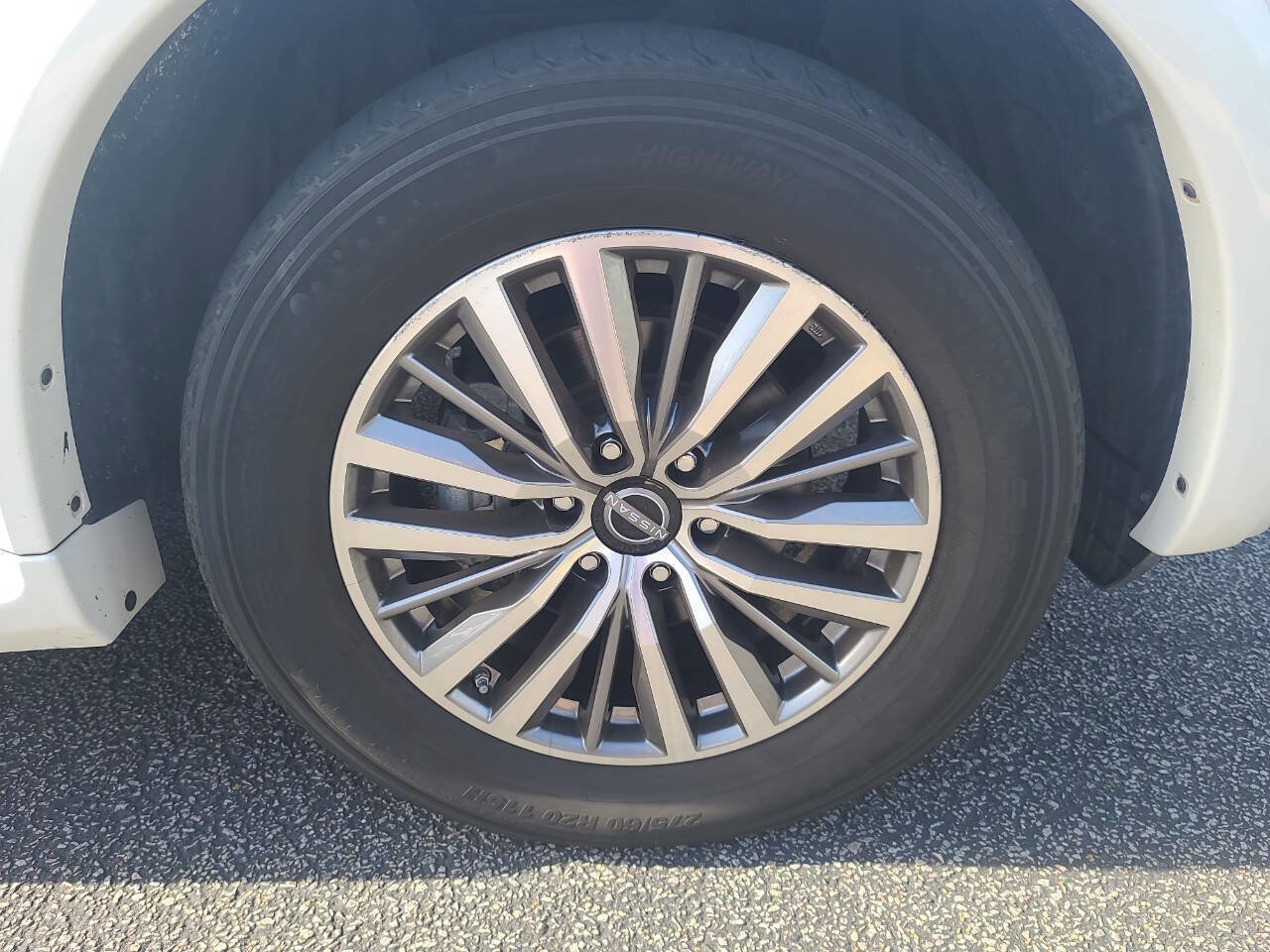 Used 2021 Nissan Armada SL w/ Captain's Chairs Package image 13