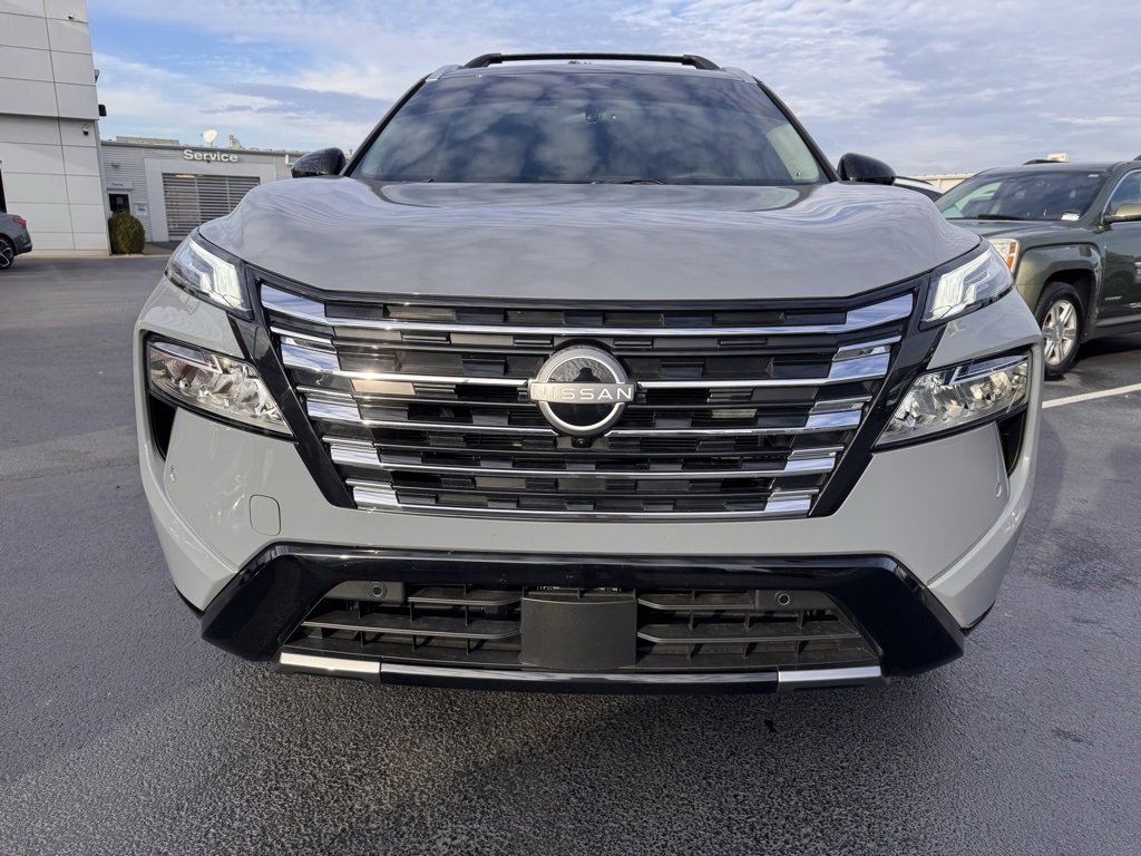 Used 2025 Nissan Rogue Platinum w/ Platinum Premium Package image 8