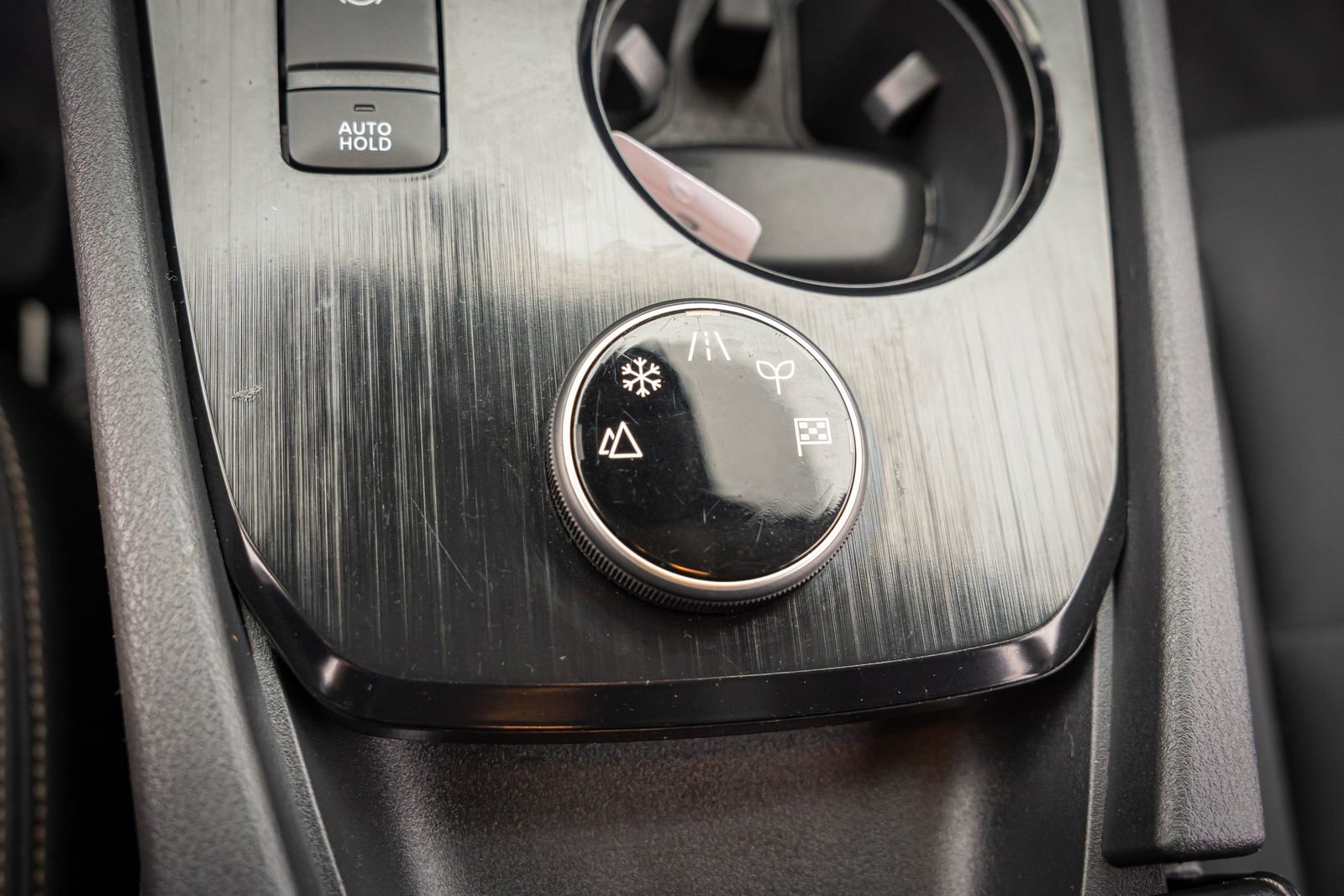 Used 2024 Nissan Rogue S image 25