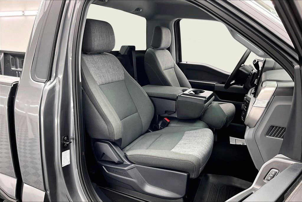 Used 2025 Ford F350 XLT w/ FX4 Off-Road Package image 6