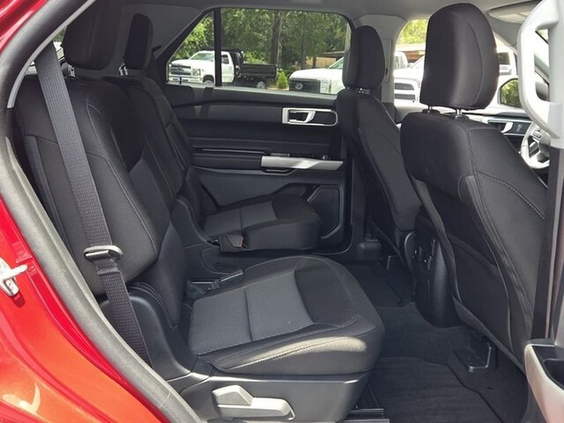 Used 2024 Ford Explorer XLT AWD/4WD image 20