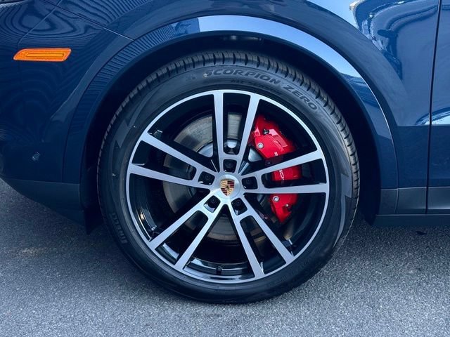 New 2026 Porsche Cayenne S AWD/4WD image 11