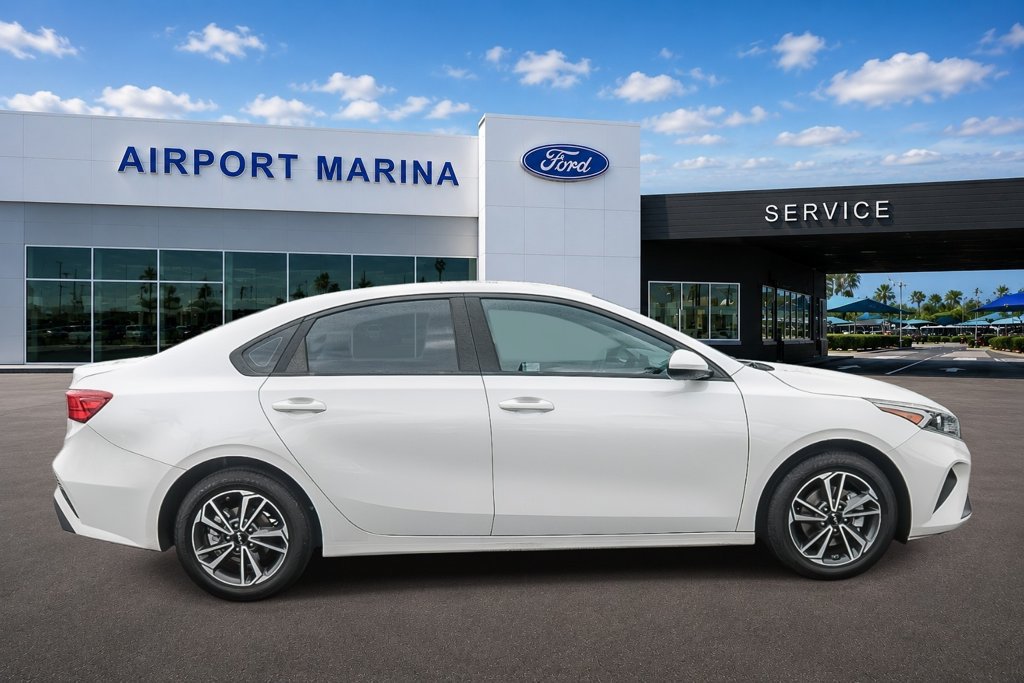 Used 2022 Kia Forte LXS FWD image 9