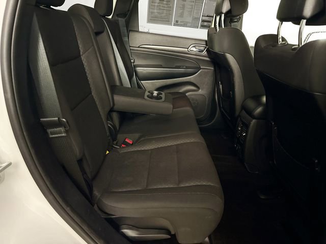 Used 2018 Jeep Grand Cherokee Laredo image 41