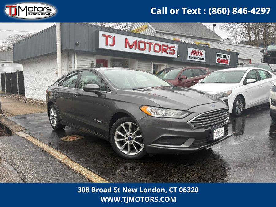 Used 2017 Ford Fusion S image 1