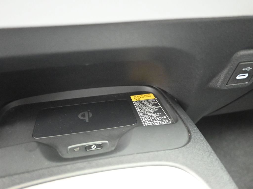 Used 2024 Toyota Corolla SE w/ SE Premium Package FWD image 22