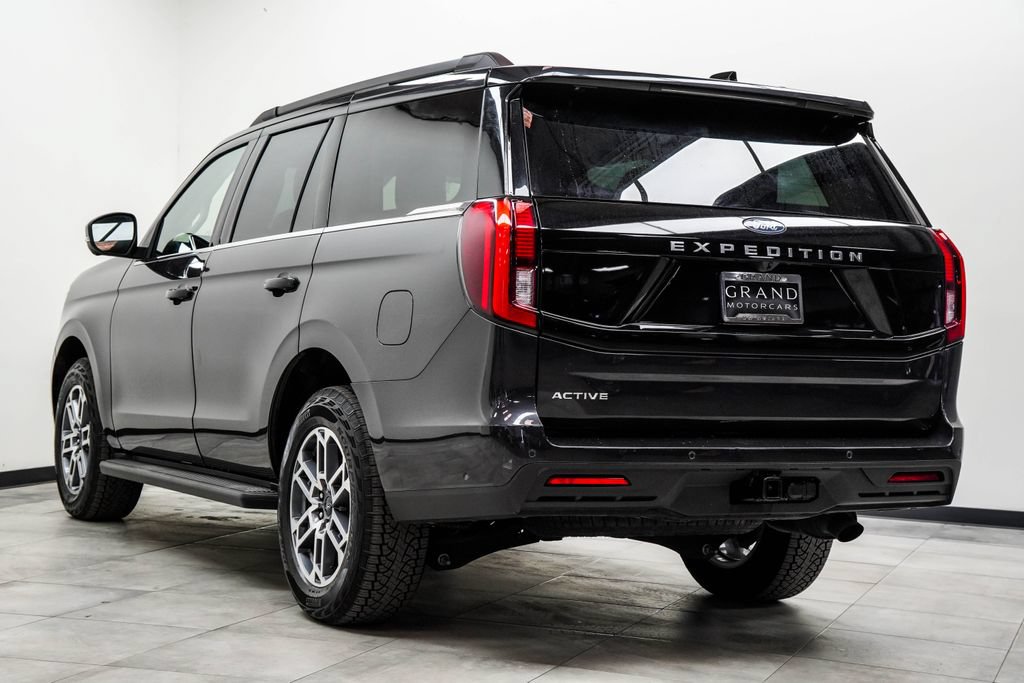 Used 2025 Ford Expedition Active AWD/4WD image 11