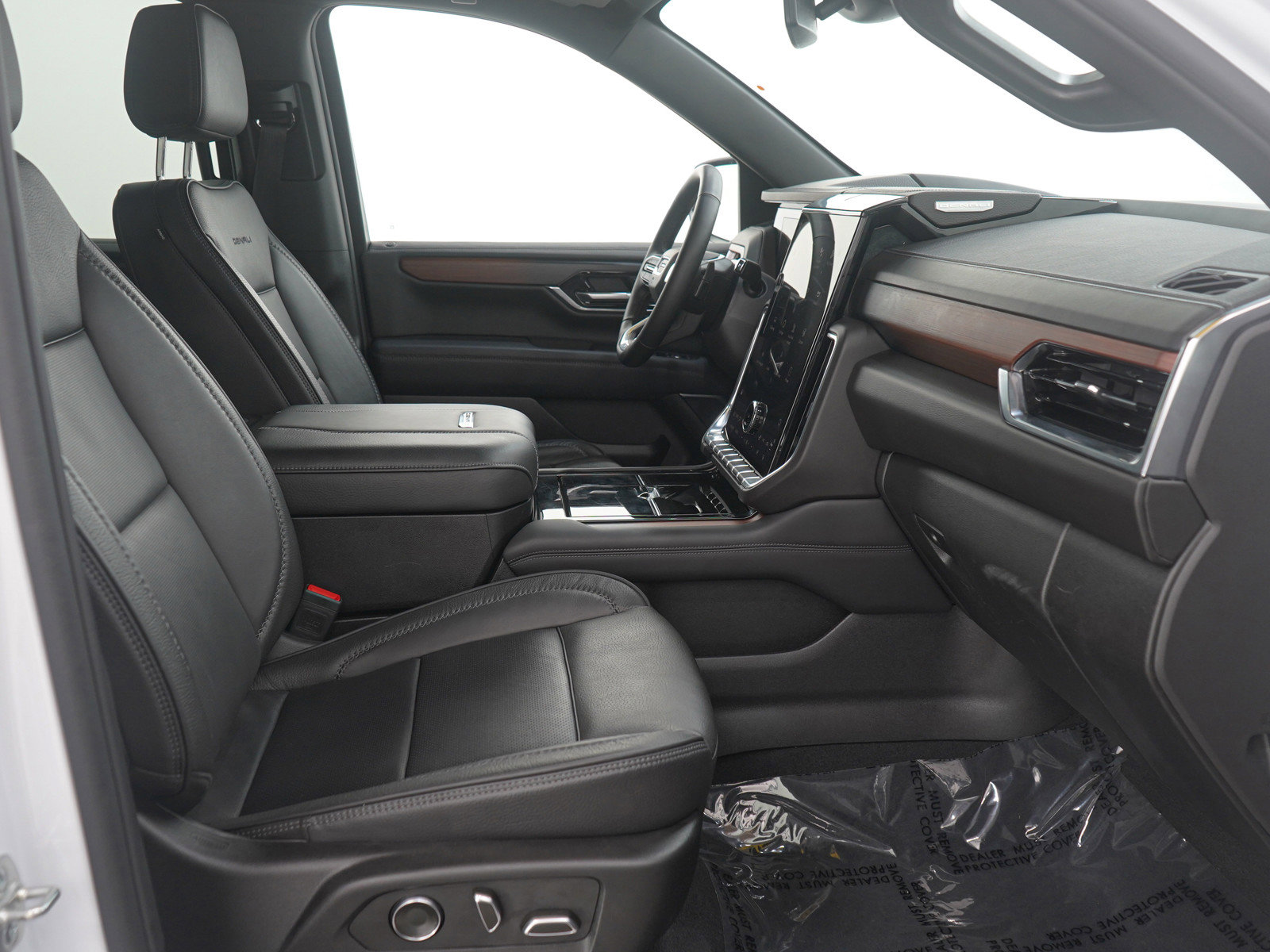 Used 2025 GMC Yukon Denali image 14