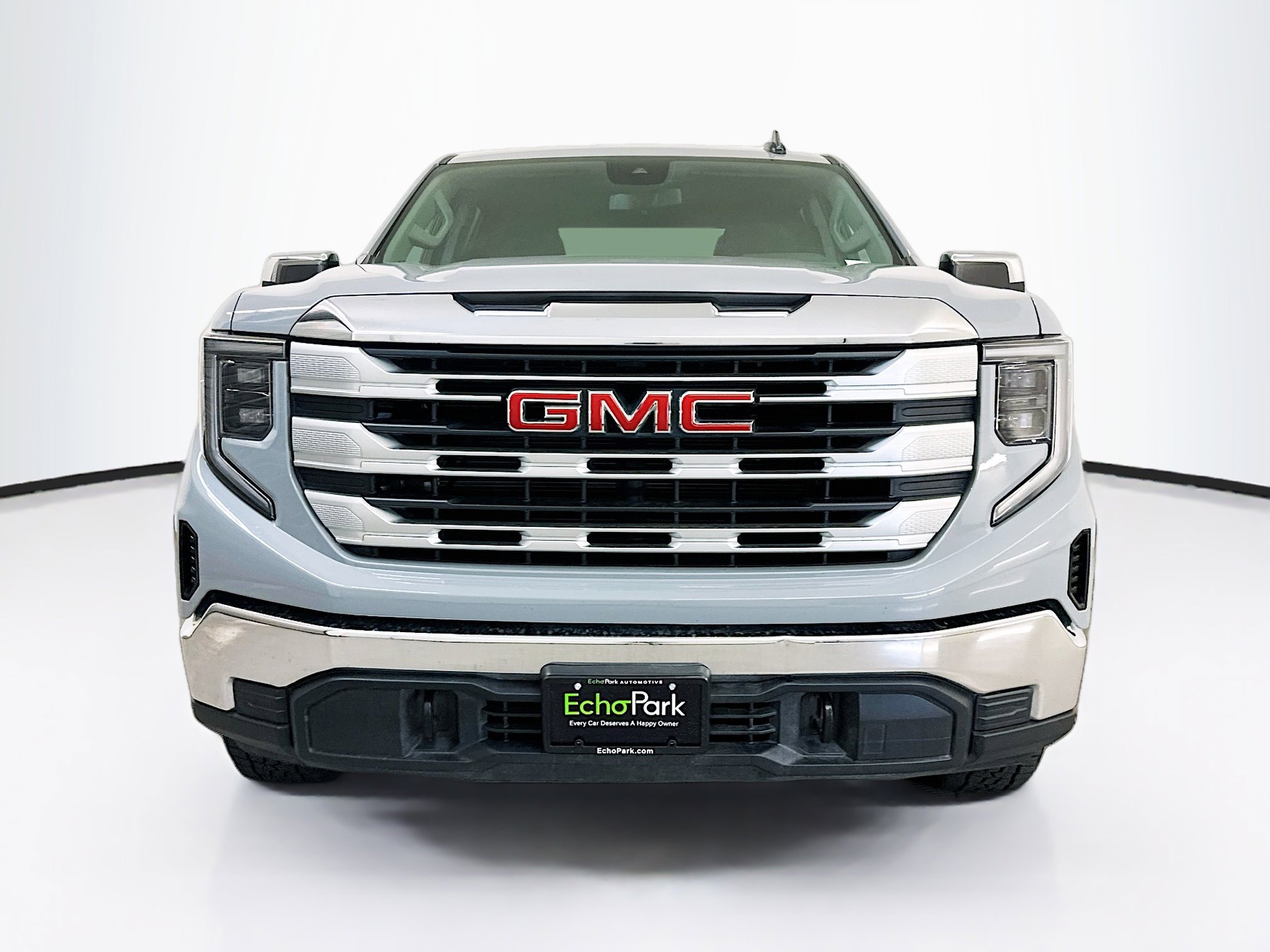 Used 2024 GMC Sierra 1500 SLE image 2