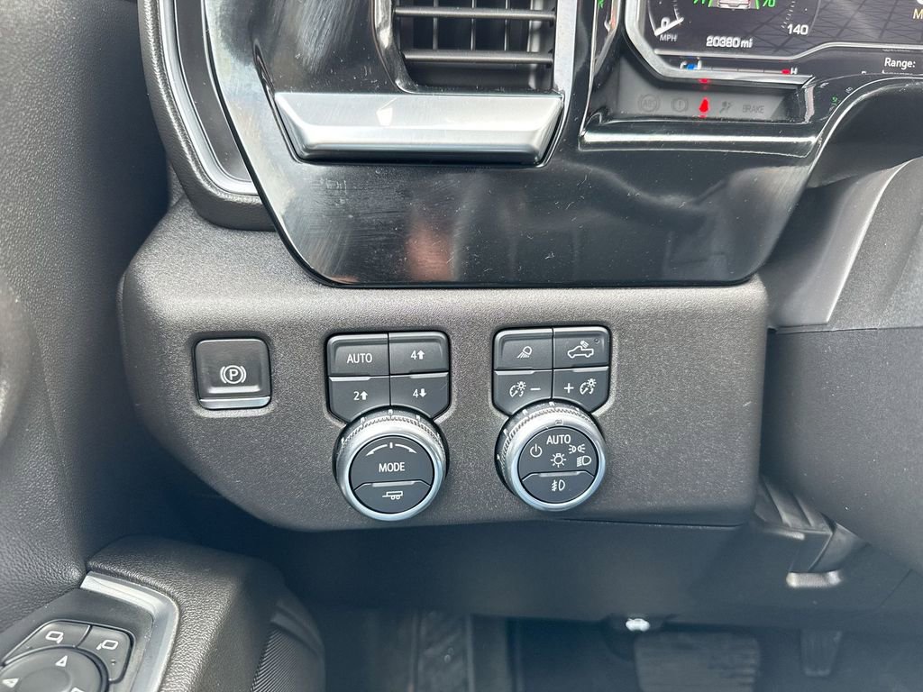 Used 2024 GMC Sierra 2500 SLT image 18