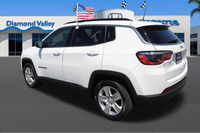 Used 2022 Jeep Compass Latitude FWD image 4
