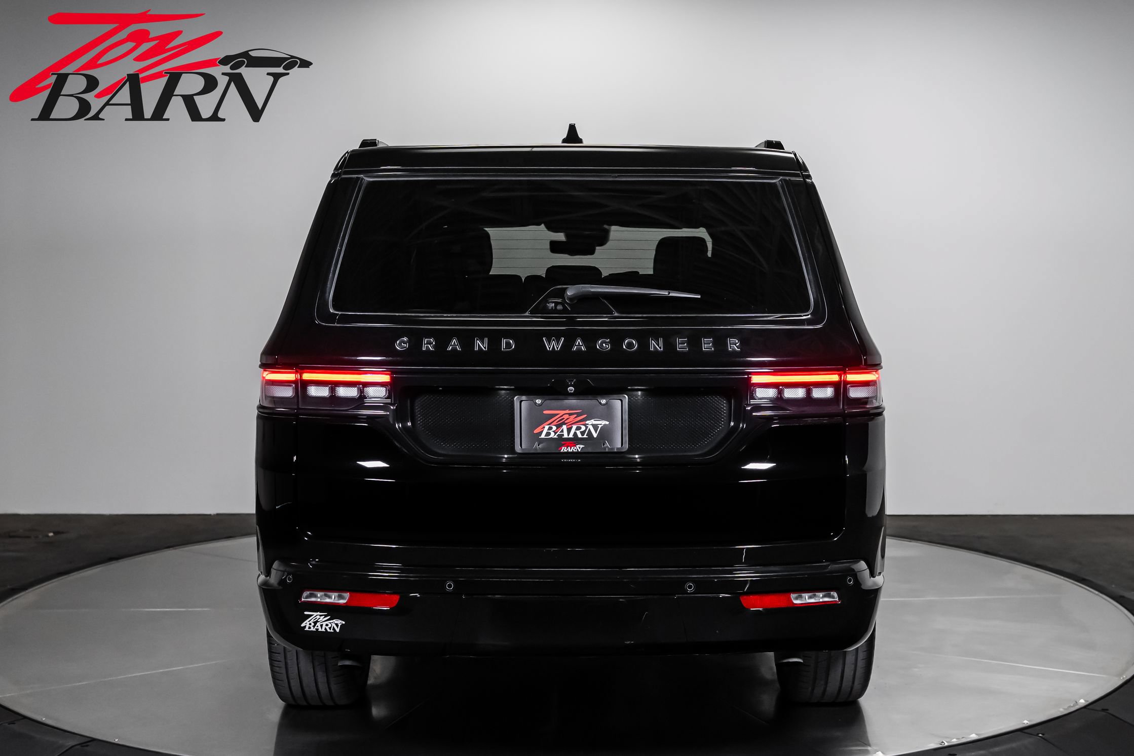 Used 2024 Jeep Grand Wagoneer Series II w/ Quick Order Packagew 28T AWD/4WD image 4