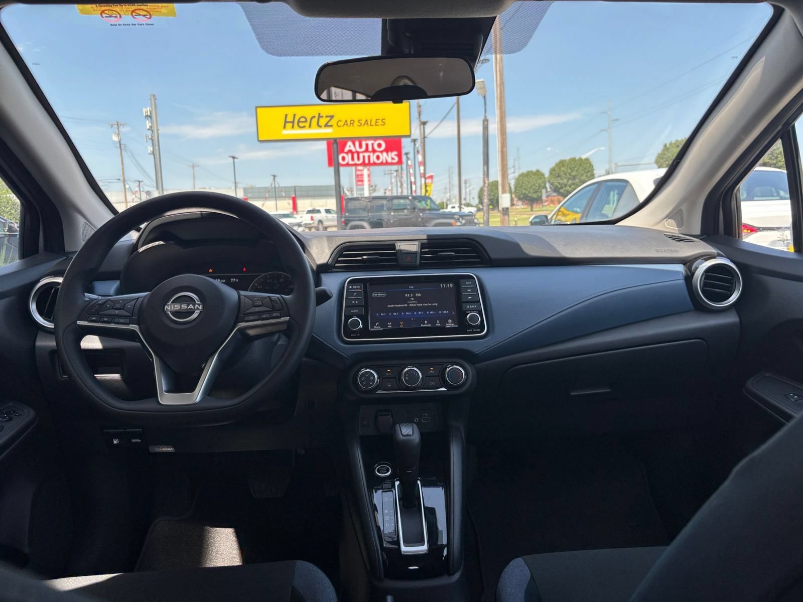 Used 2025 Nissan Versa SV FWD image 31