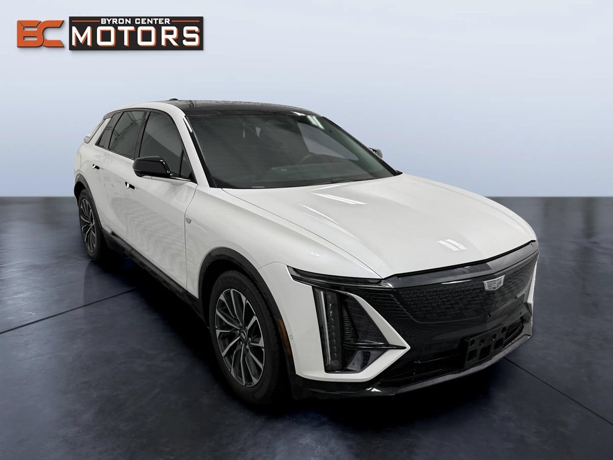 Used 2024 Cadillac Lyriq Sport RWD image 7