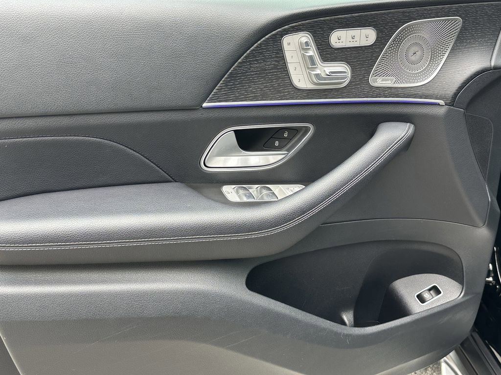 Certified 2023 Mercedes-Benz GLS 450 4MATIC image 11