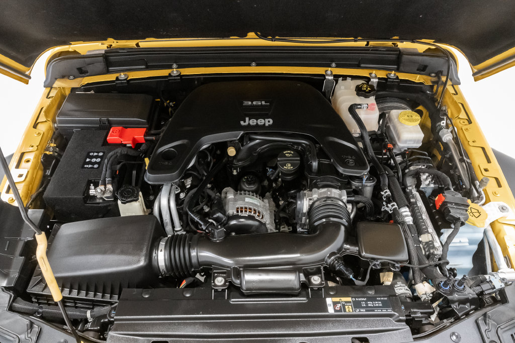 Used 2019 Jeep Wrangler Unlimited Sport S AWD/4WD image 3