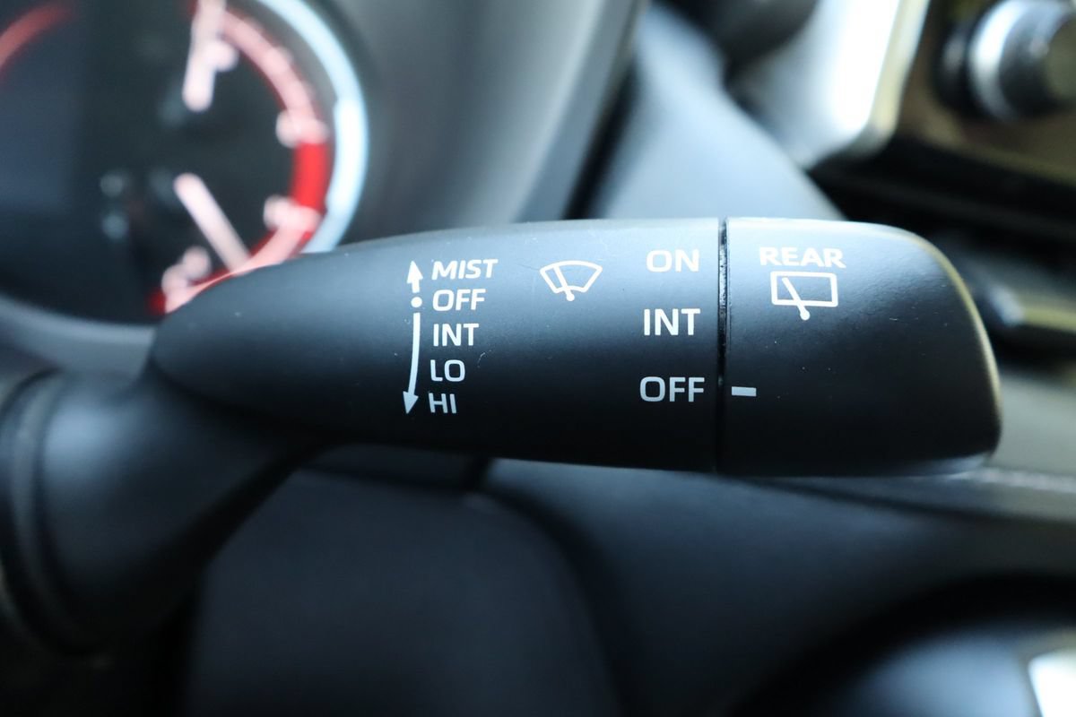 Used 2025 Toyota RAV4 LE AWD/4WD image 31