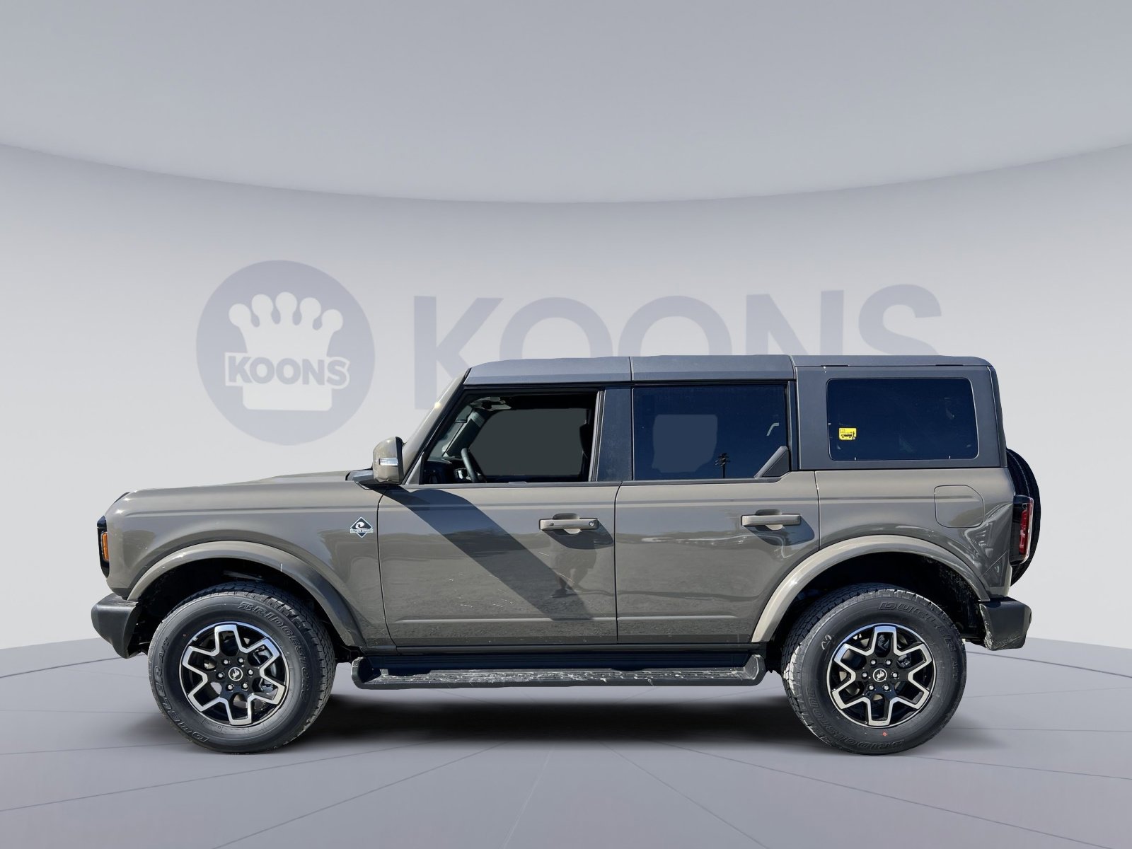 New 2025 Ford Bronco Outer Banks image 2