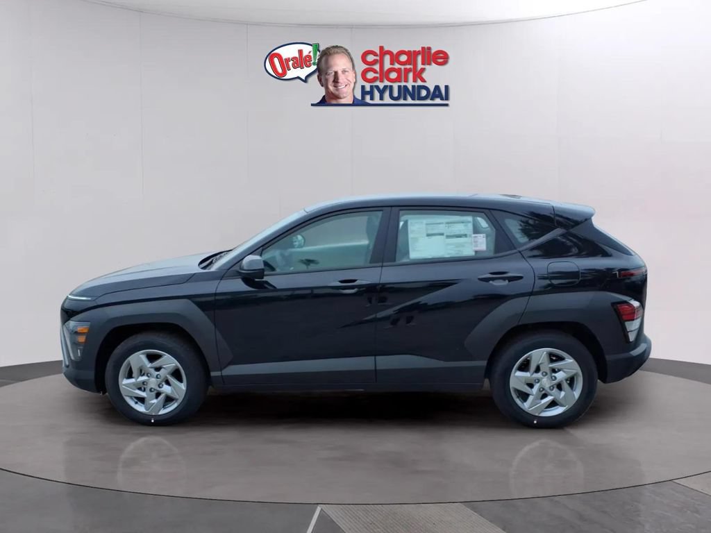 New 2026 Hyundai Kona SE FWD image 2