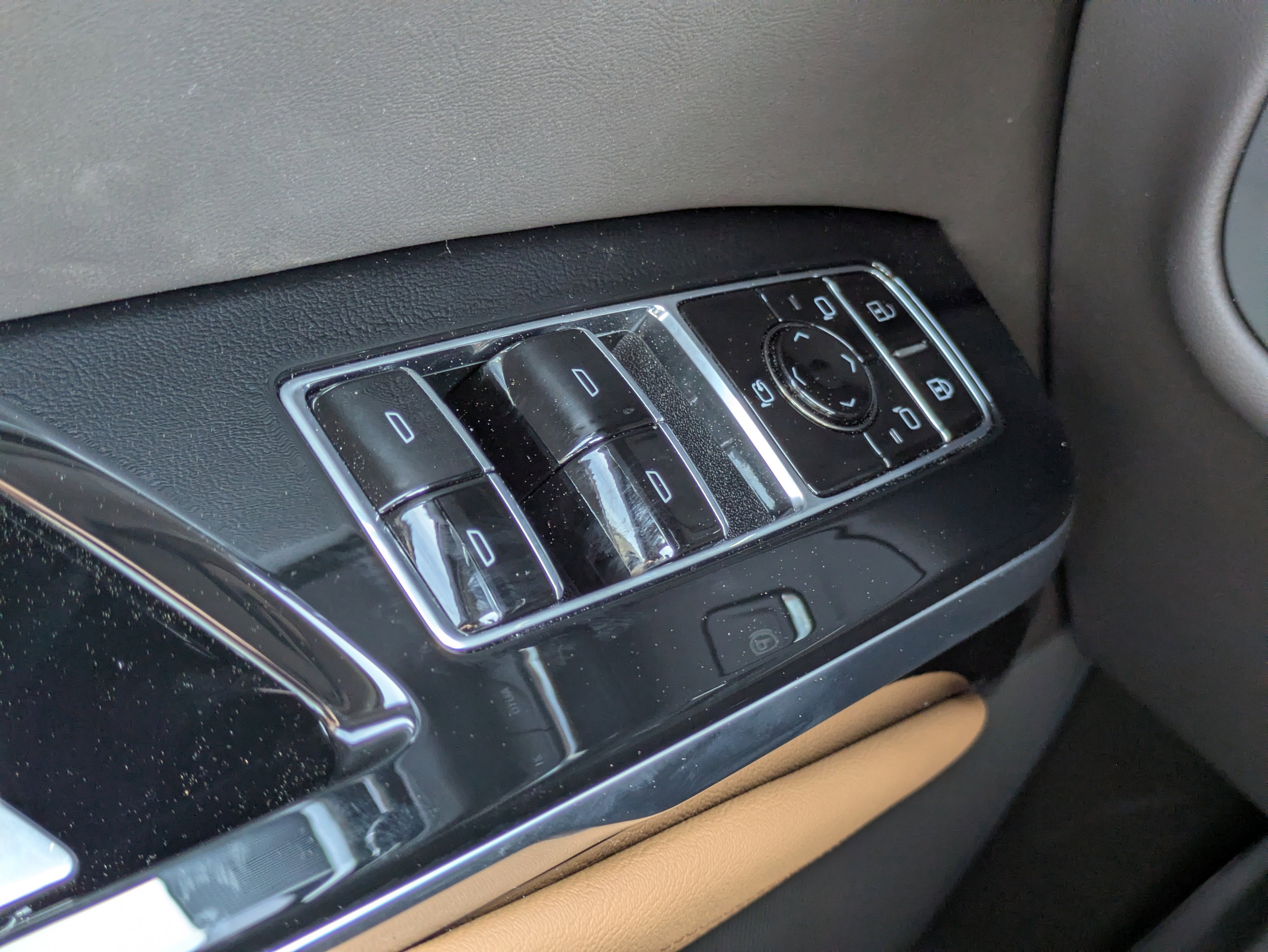 New 2026 Cadillac Escalade ESV Luxury w/ LPO, Radiant Package image 17