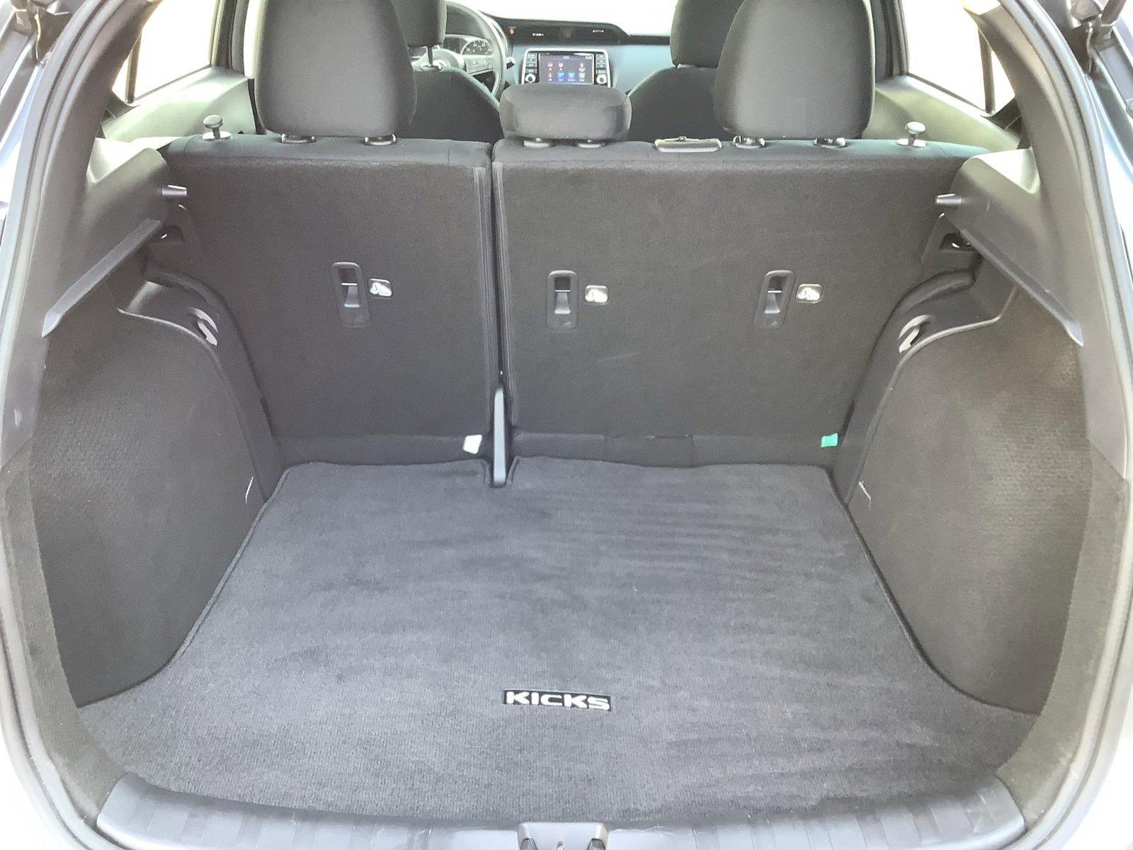 Used 2024 Nissan Kicks S image 8