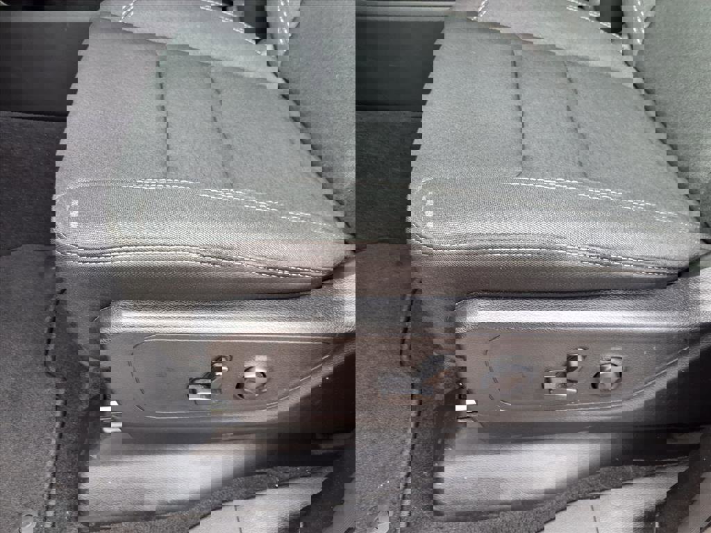 Used 2025 RAM 1500 Big Horn image 33