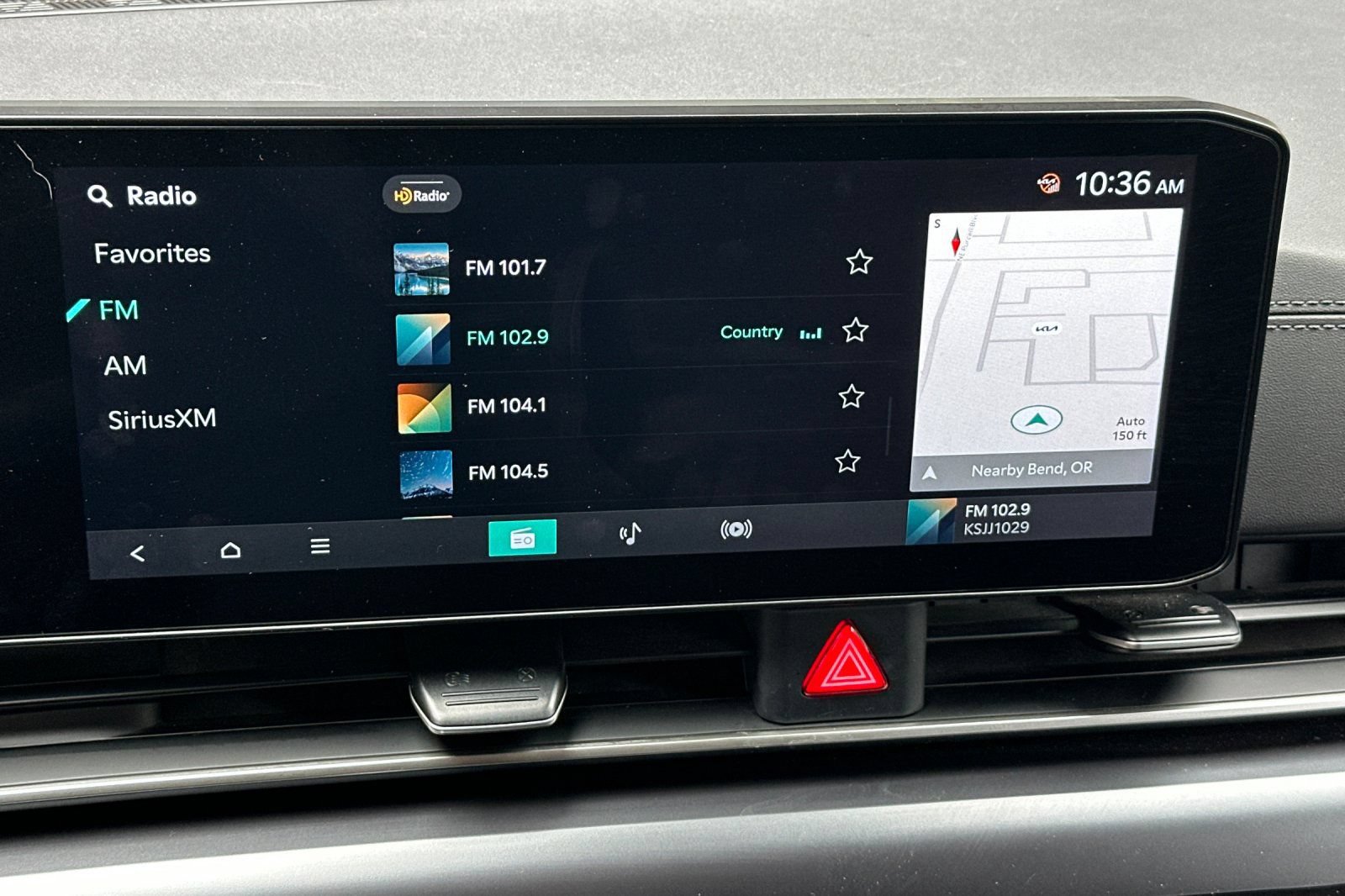 Used 2025 Kia Carnival FWD image 26