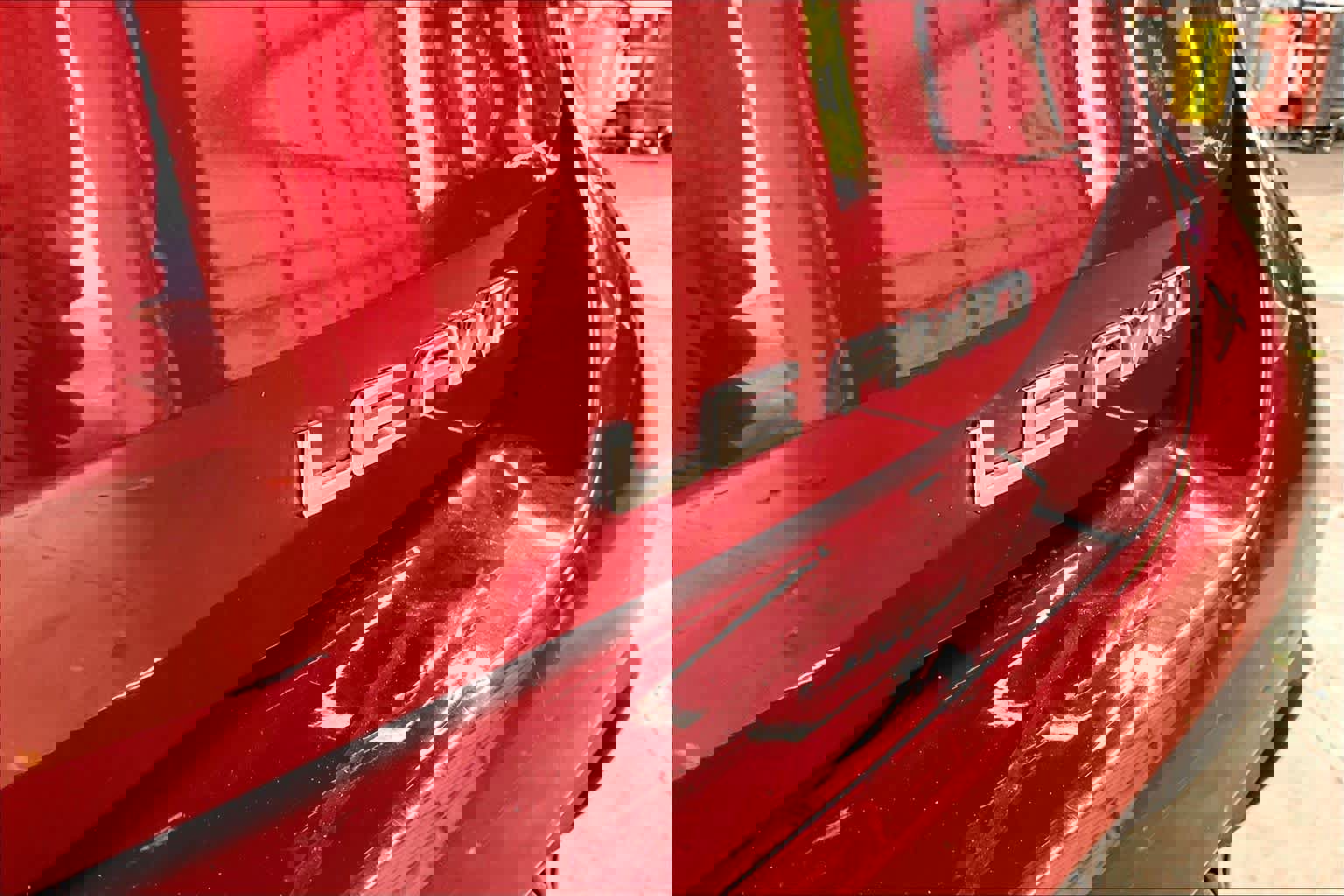 Used 2021 Toyota Highlander LE image 11