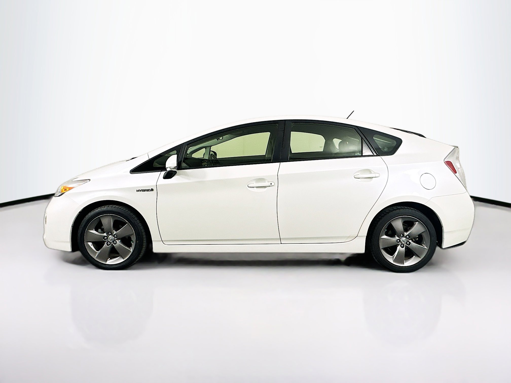 Used 2015 Toyota Prius Persona Series FWD image 4