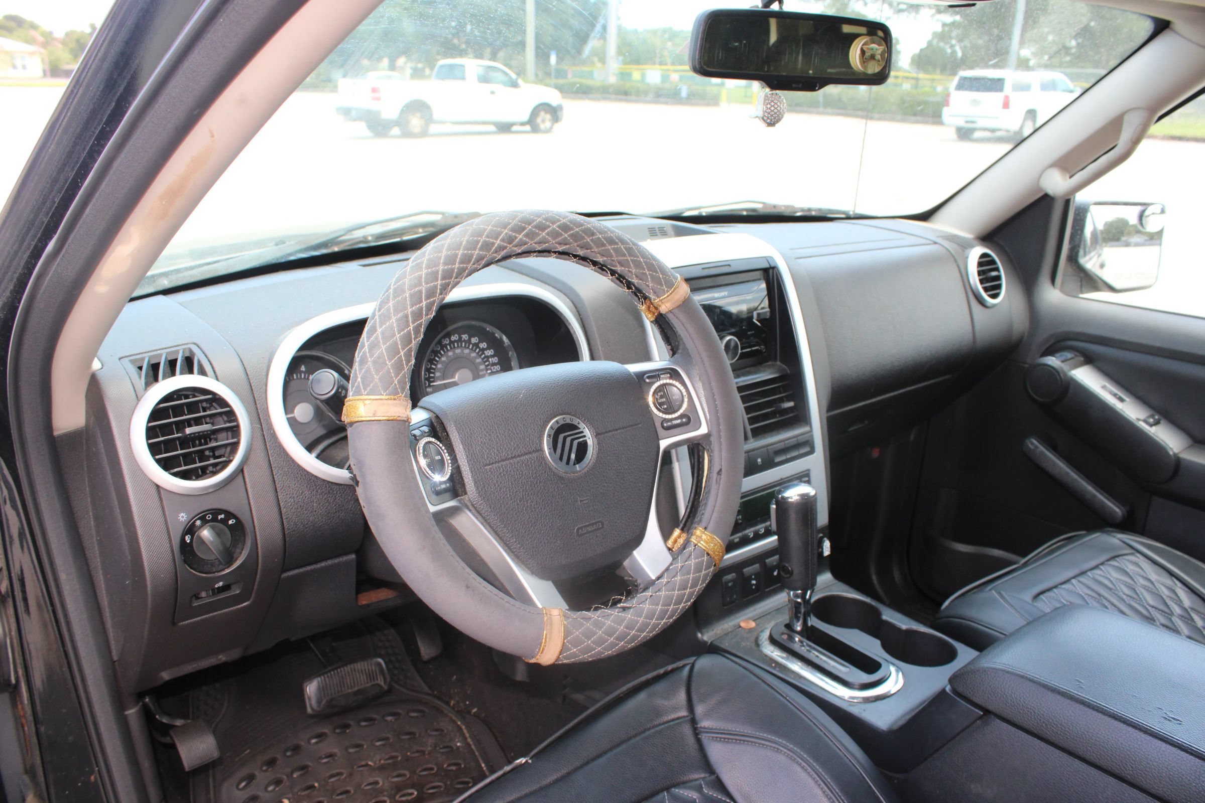 Used 2007 Mercury Mountaineer Premier AWD/4WD image 12