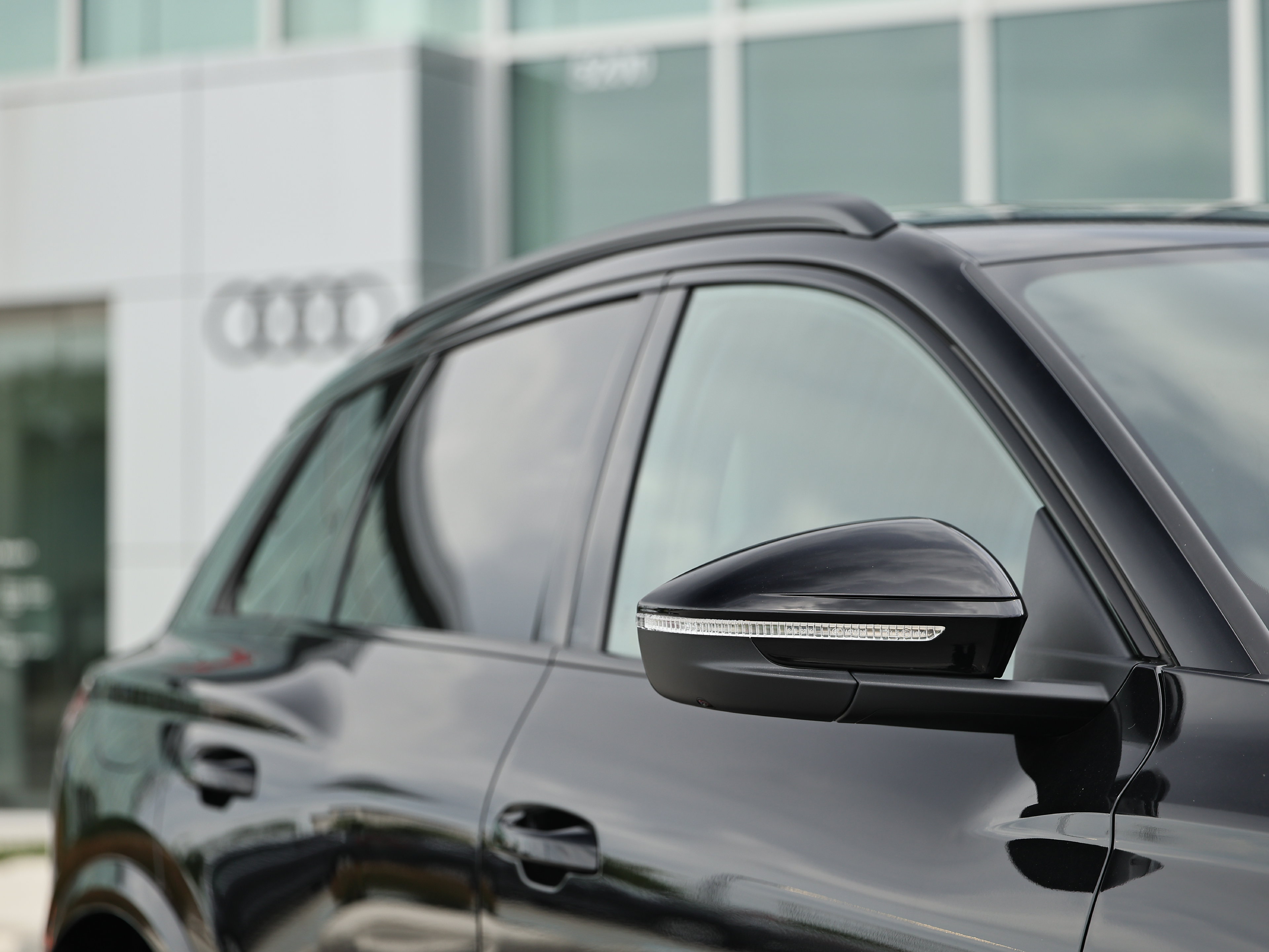 New 2027 Audi SQ6 e-tron Premium Plus AWD/4WD image 3