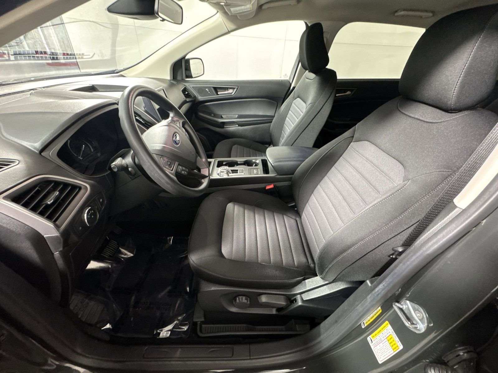 Used 2022 Ford Edge SE w/ Black Appearance Package image 13