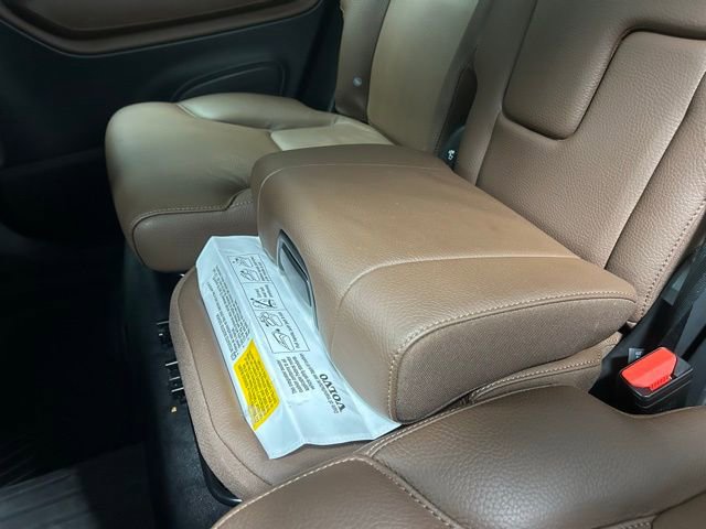 Used 2024 Volvo XC90 B5 Plus w/ Protection Package Premier image 11