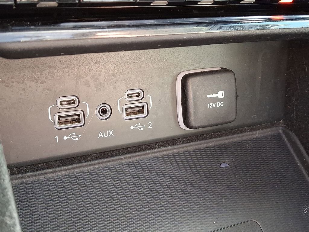 Used 2021 Jeep Grand Cherokee L Overland w/ Advanced Protech Group III image 28