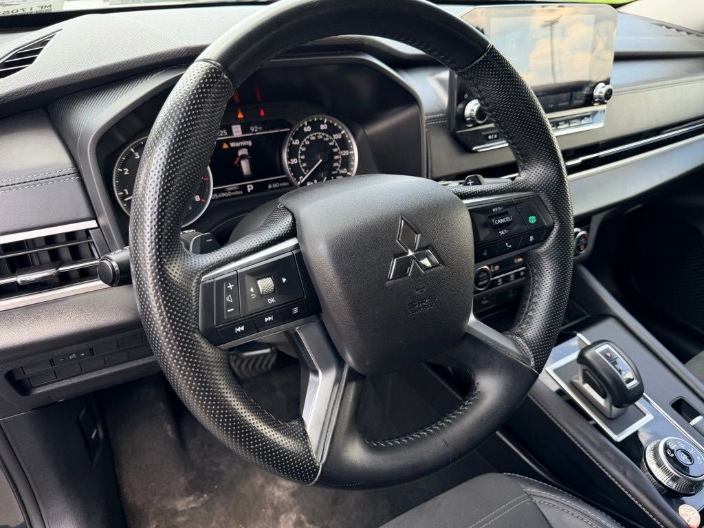 Used 2024 Mitsubishi Outlander SE Black Edition FWD image 23