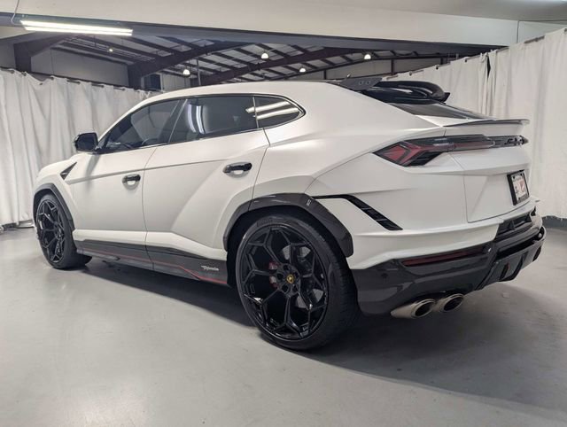 Used 2023 Lamborghini Urus Performante image 4