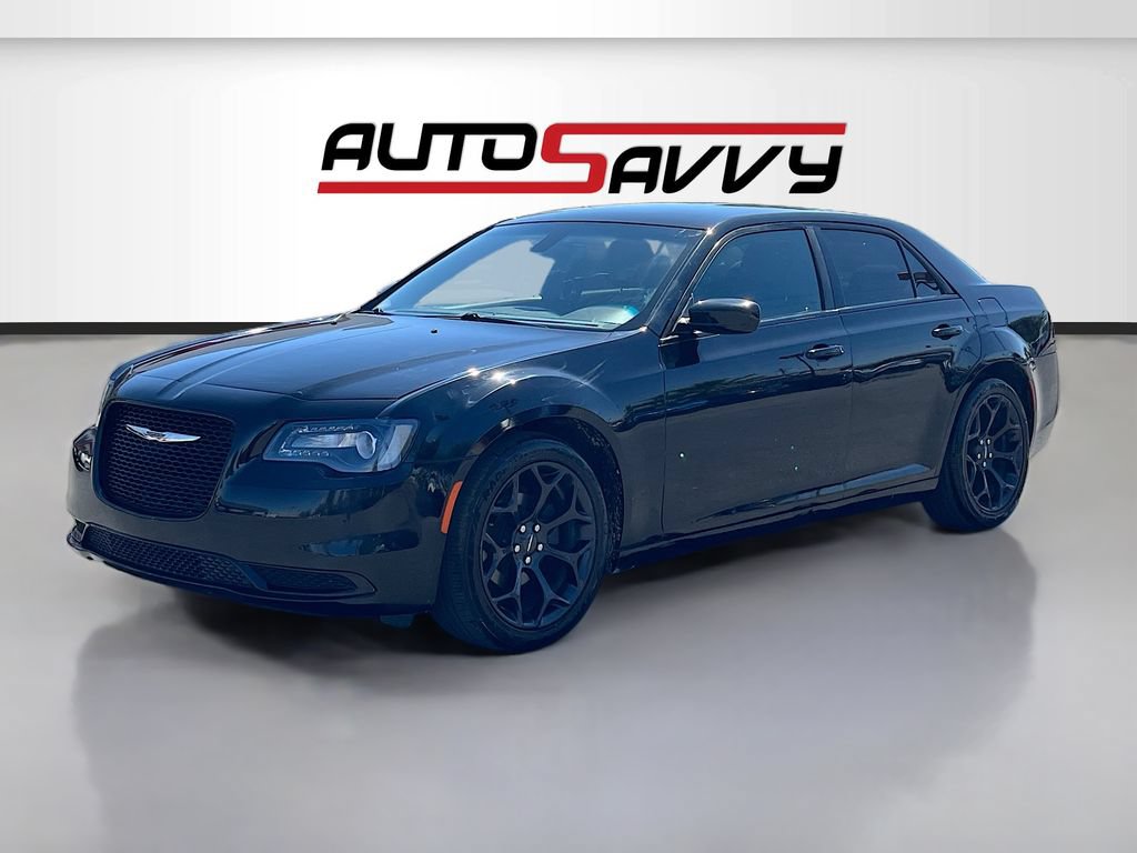 Used 2020 Chrysler 300 Touring w/ Sport Appearance Package RWD image 3