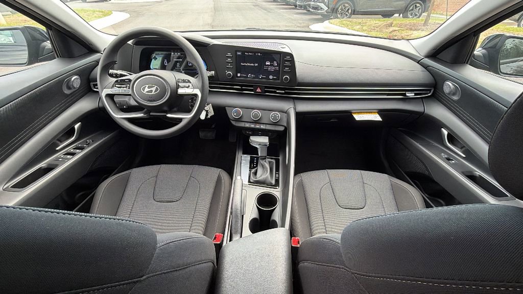 New 2026 Hyundai Elantra SE image 21