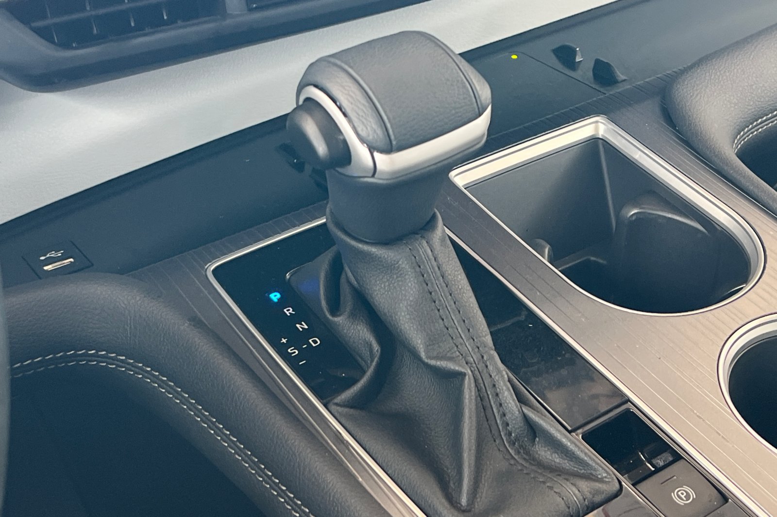 Certified 2025 Toyota Sienna XLE FWD image 22