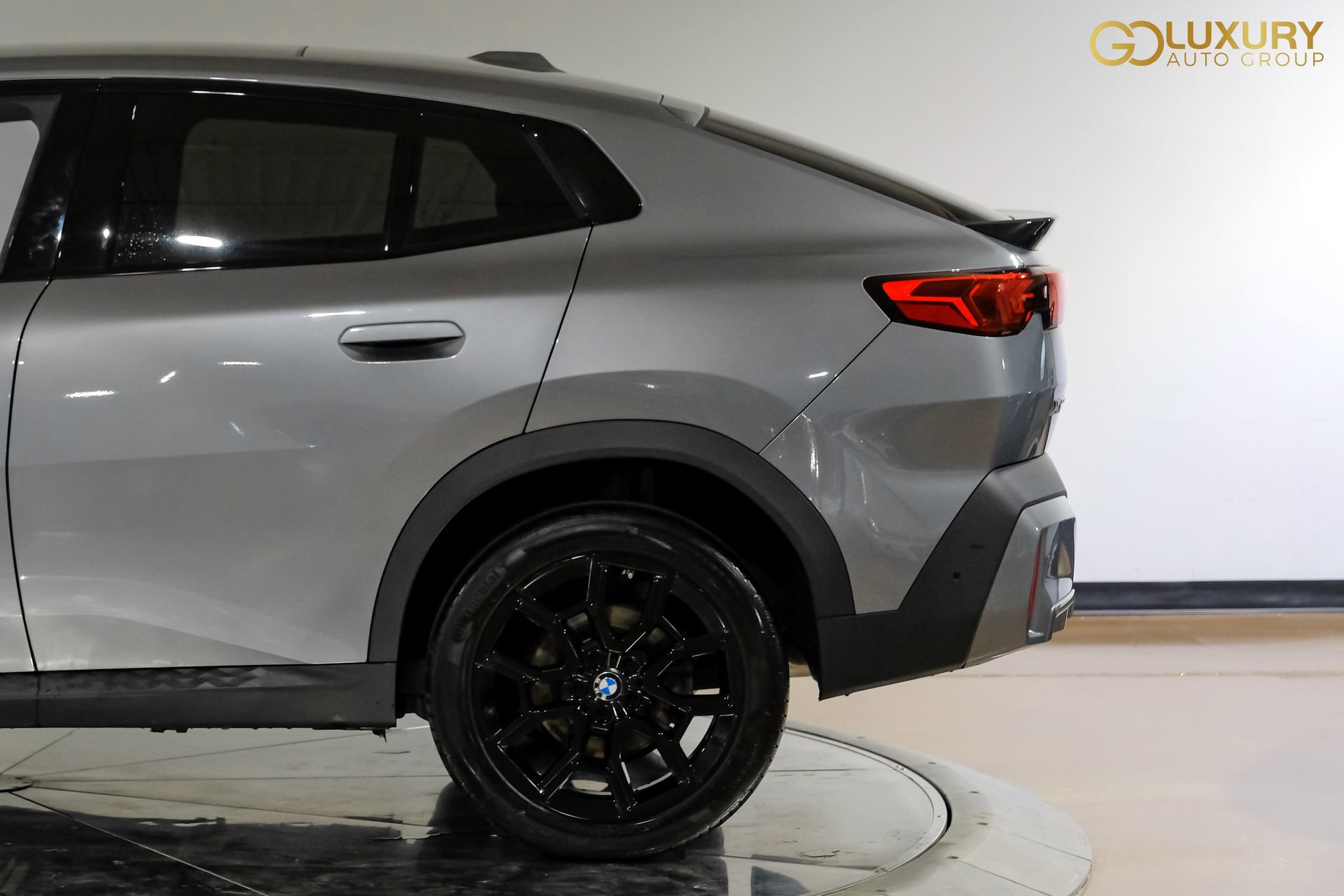 Used 2025 BMW X2 xDrive28i AWD/4WD image 15