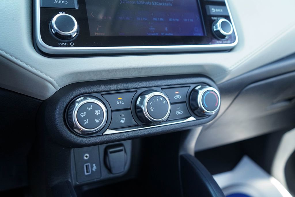 Used 2022 Nissan Versa SV image 21