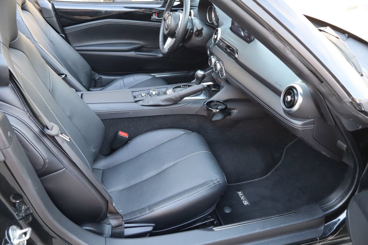 Used 2025 MAZDA MX-5 Miata RF Grand Touring RWD image 15