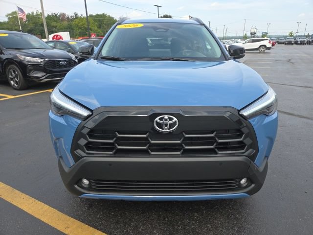 Used 2026 Toyota Corolla Cross XLE FWD image 2