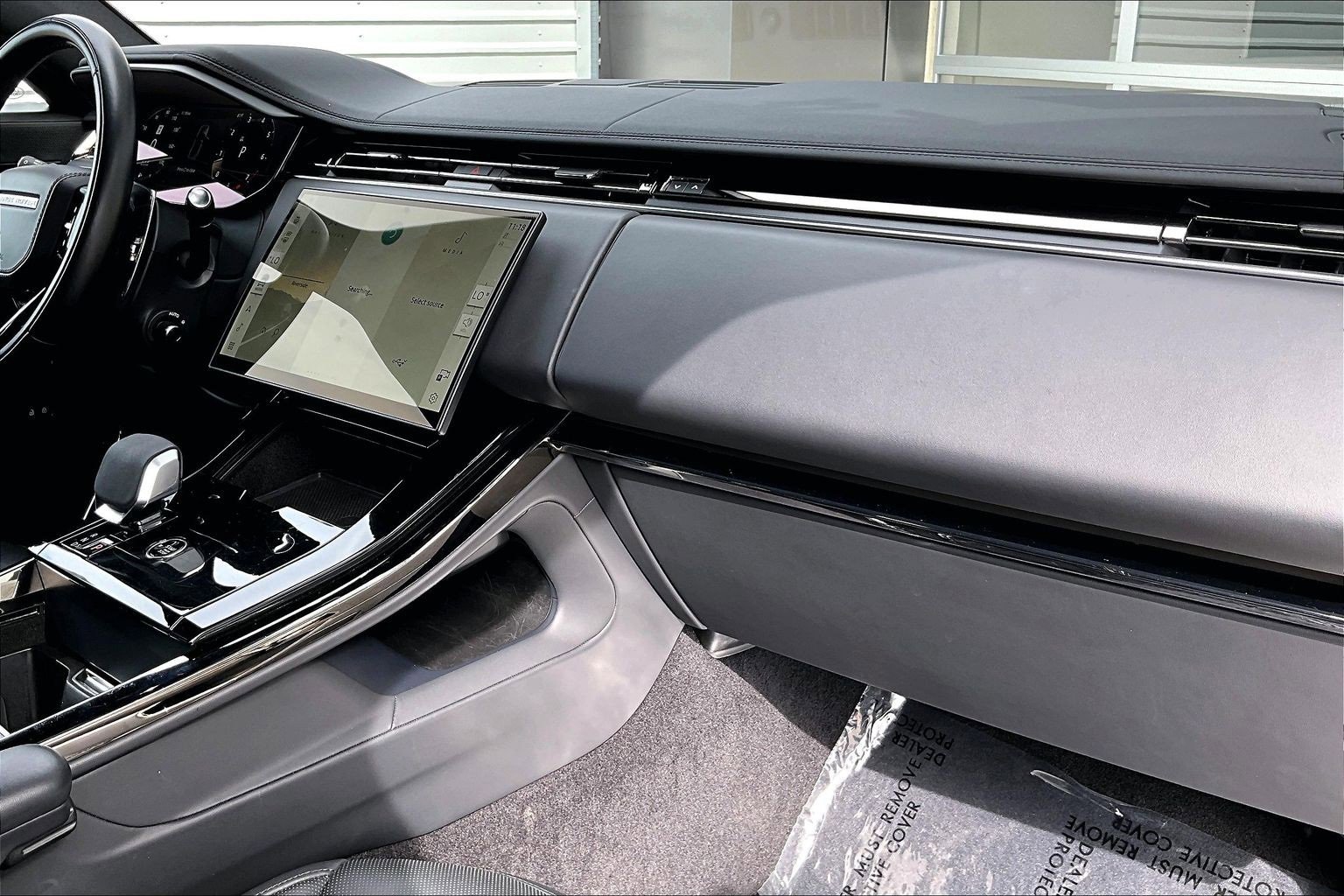 Used 2024 Land Rover Range Rover Sport Dynamic SE image 16