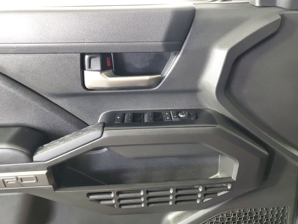 Used 2025 Toyota Tacoma TRD Sport image 30